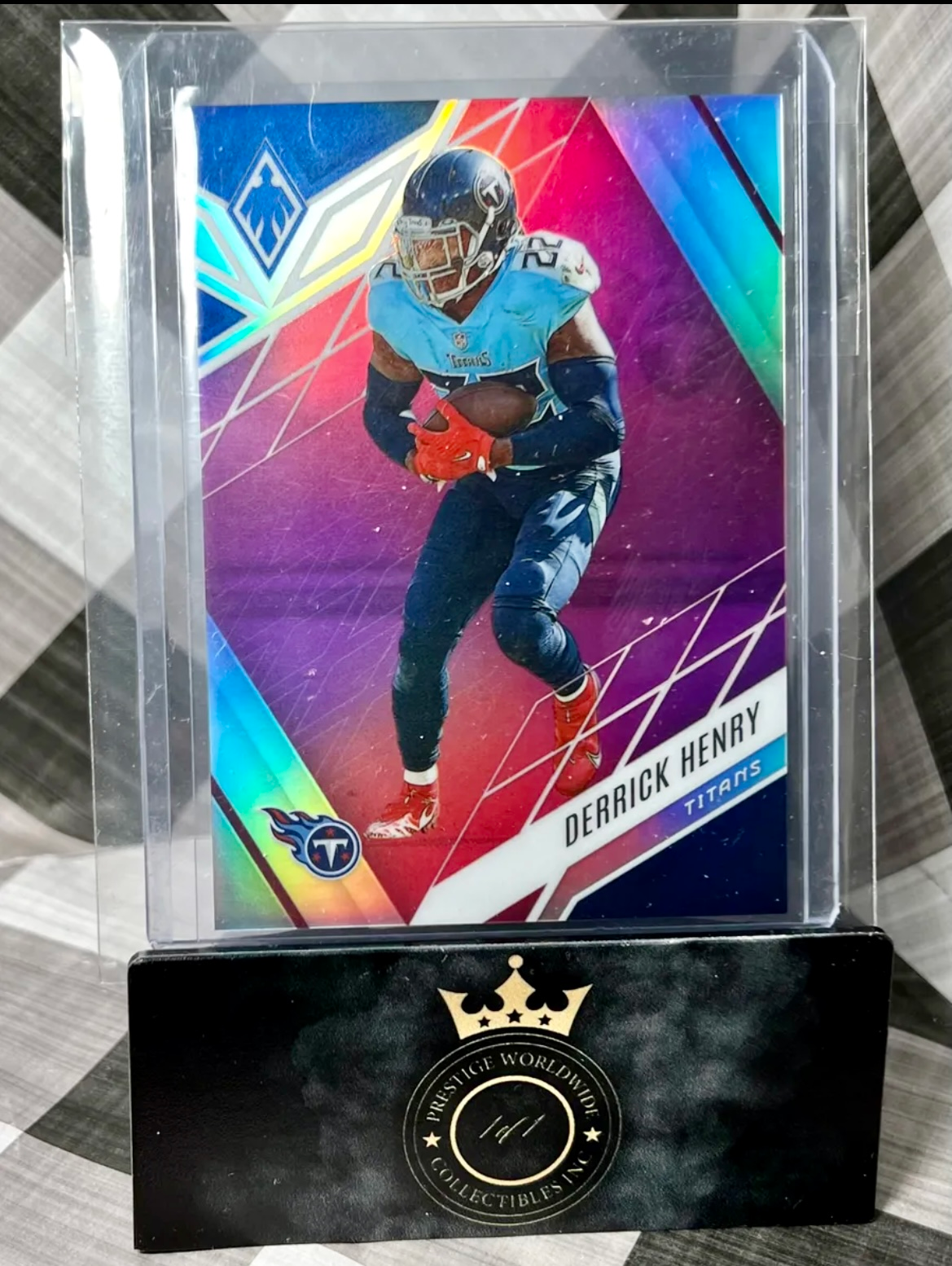 Derrick Henry 2022 Phoenix Pink /199 #37 - TEN Titans