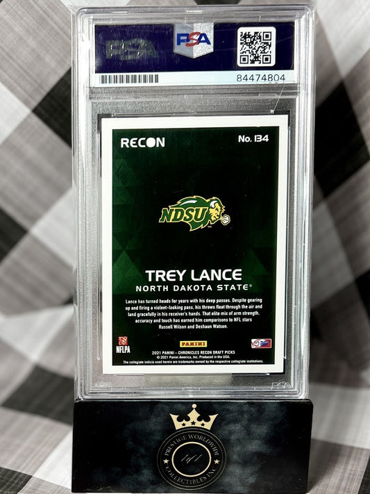 Trey Lance 2021 Chronicles Recon Draft Picks PSA/DNA On Card Auto #134 SF 49ers