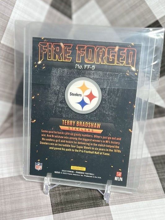 Terry Bradshaw 2022 Panini Phoenix Fire Forged Pittsburgh Prizm FF-5 Legend