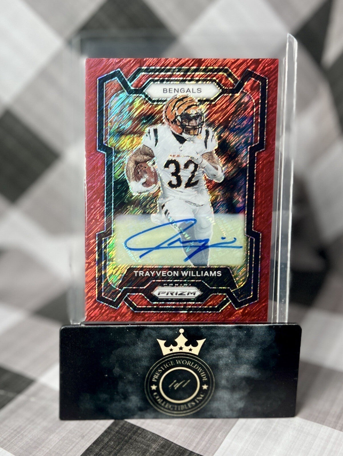 Trayveon Williams 2023 Panini Prizm FOTL Red Shimmer Auto /35 #59 CIN Bengals SP