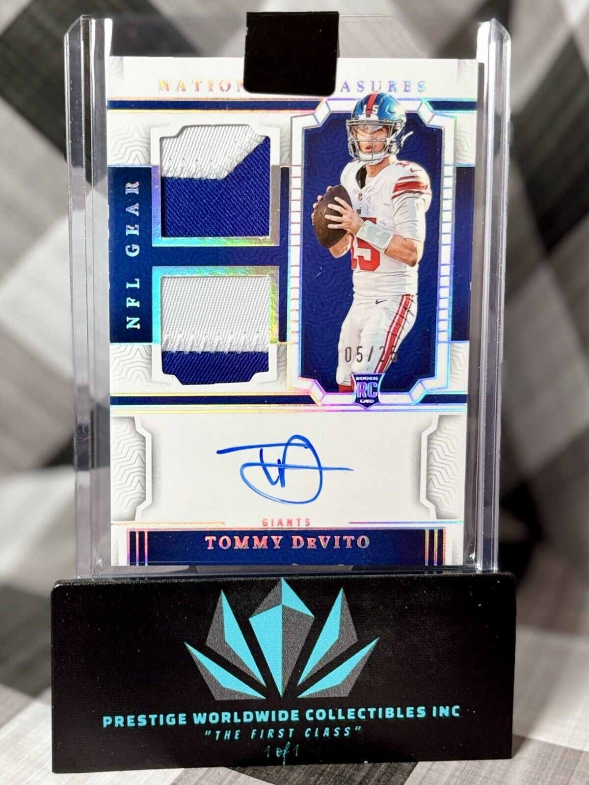 Tommy DeVito 2023 National Treasures NFL Gear Patch Auto Rookie /25 #RGS-TDO NYG