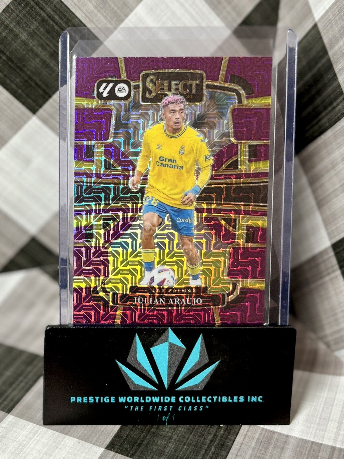 Julian Araujo 2023-24 Select La Liga Purple Mojo Prizm #88 FC Barcelona