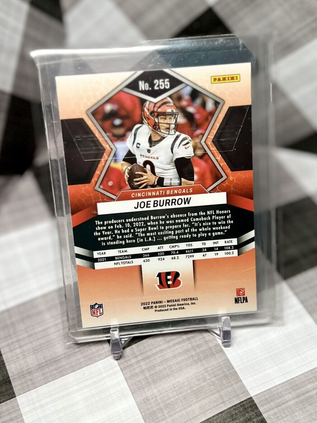 Joe Burrow 2022 Panini Mosaic Base National Pride #255 - Cincinnati Bengals NFL
