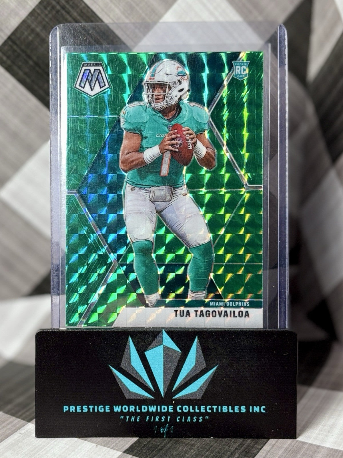 Tua Tagovailoa 2020 Panini Mosaic Green Prizm Rookie #203 Miami Dolphins RC