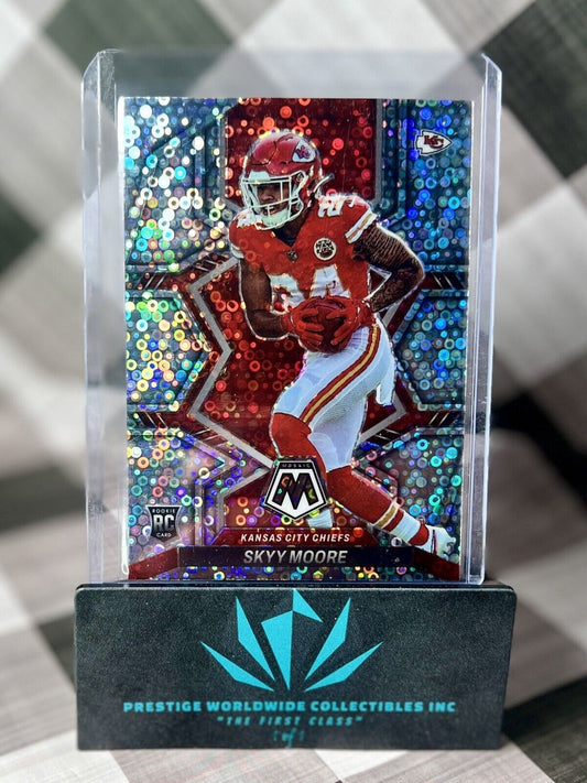 Skyy Moore 2022 Mosaic No Huddle Silver Disco Prizm Rookie Variation #319 Chiefs